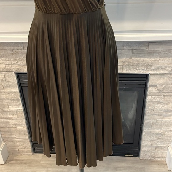 Max and Cleo Brown Pleated Midi Dress Size XS - Picture 5 of 6